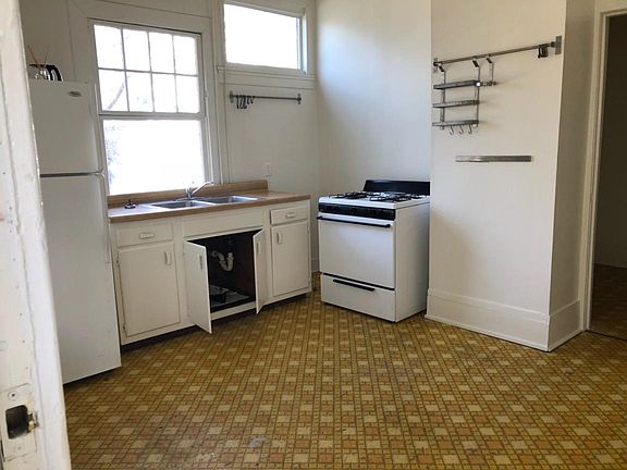 5th image of 320 S Mendenhall St APT A