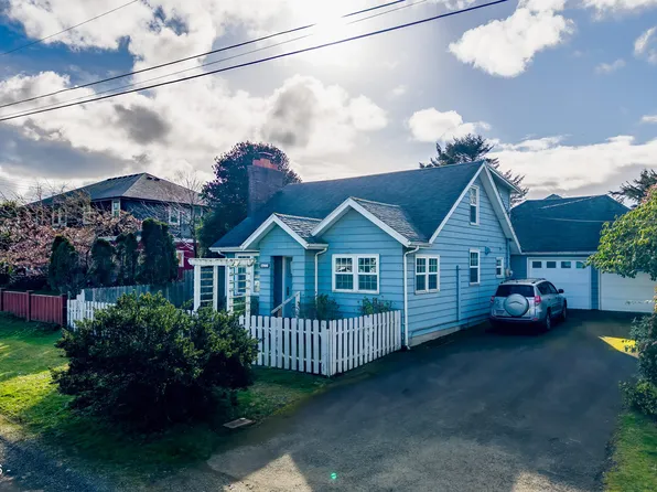 625 NW Cottage St, Newport, OR 97365