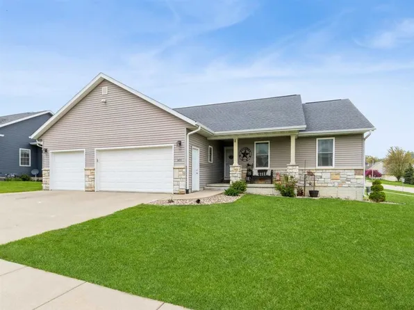301 Gilbert Dr, West Branch, IA 52358
