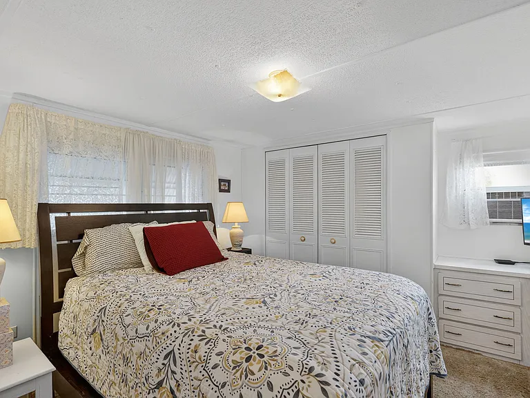 718 S Green Cir — Photo 19