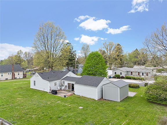 4th image of 3157 Linda St