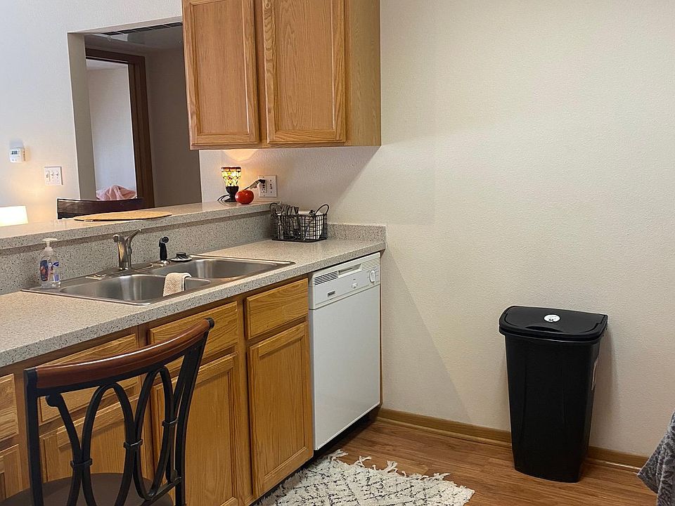 1st image of 420 S 4th St Unit 4