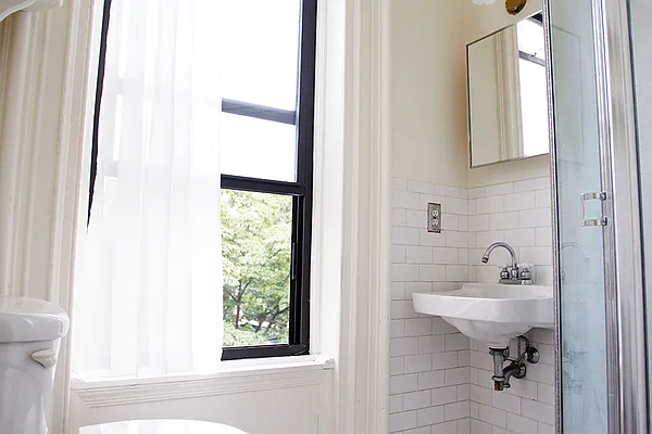 Rented by Twyford Real Estate | media 11