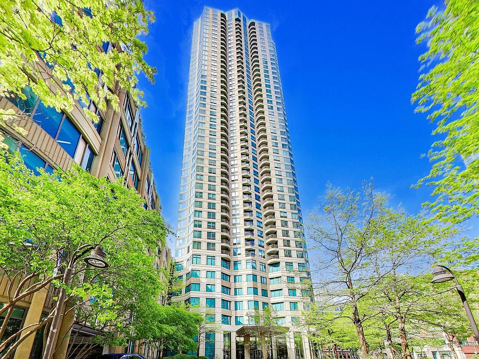 1st image of 400 N La Salle Dr APT 1002