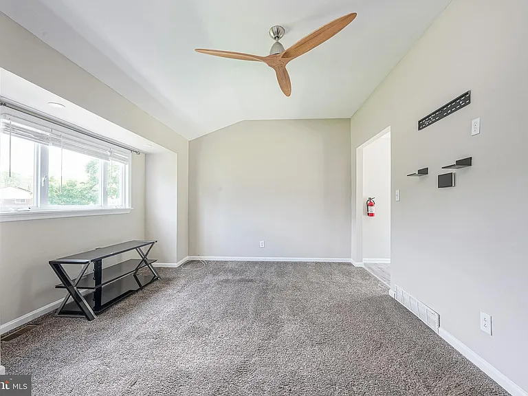189 Cheyenne Ave — Photo 9