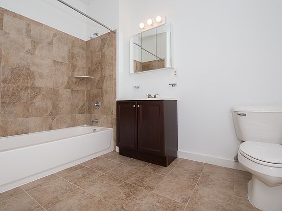5th image of 109 W Wildey St Ph 06