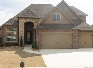 4017 W Van Buren St, Broken Arrow, OK 74011