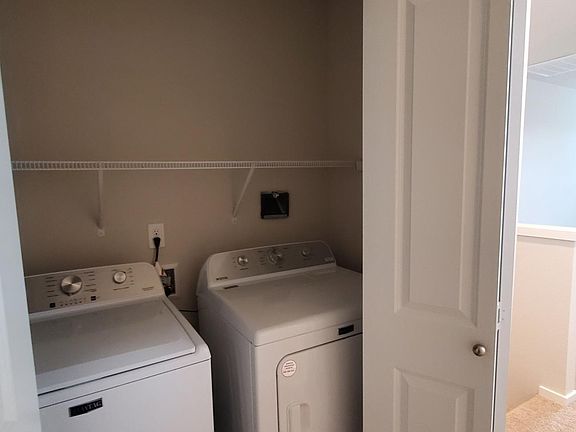 4th image of 1206 NW Larson Dr