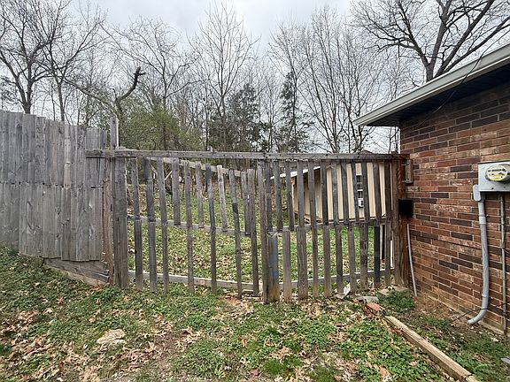 3rd image of 1320 Tulip Grove Rd