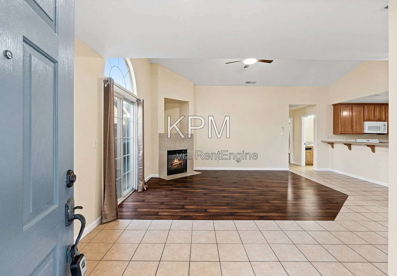 2 bed, 2.0 bath, 1115 sqft, $2,250 — Photo 3