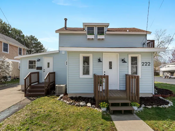 222 Oak St, South Haven, MI 49090
