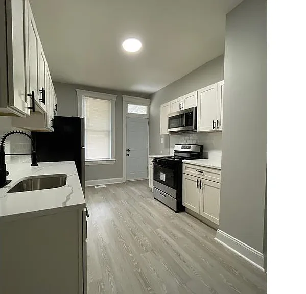 1700 N Pulaski St — Photo 1