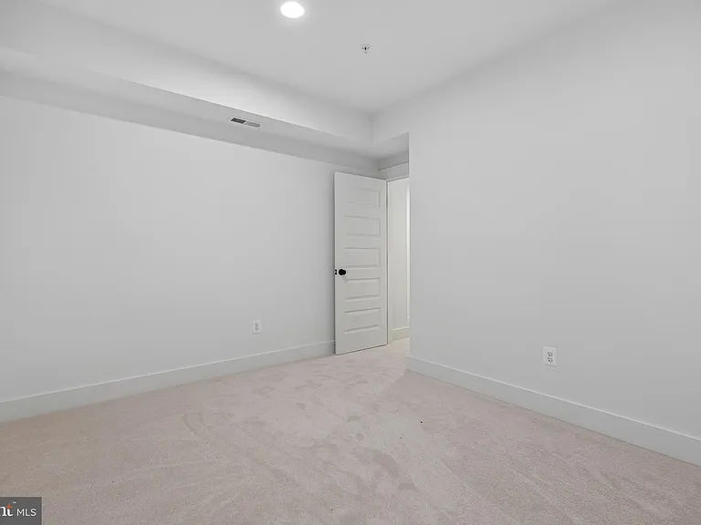 1490 Thurston Rd — Photo 38