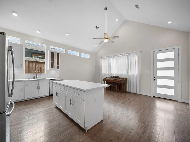 5415 Margarita St — Photo 5