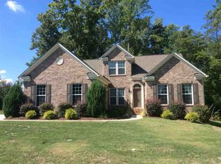 321 Squirrel Ln, Lake Wylie, SC 29710