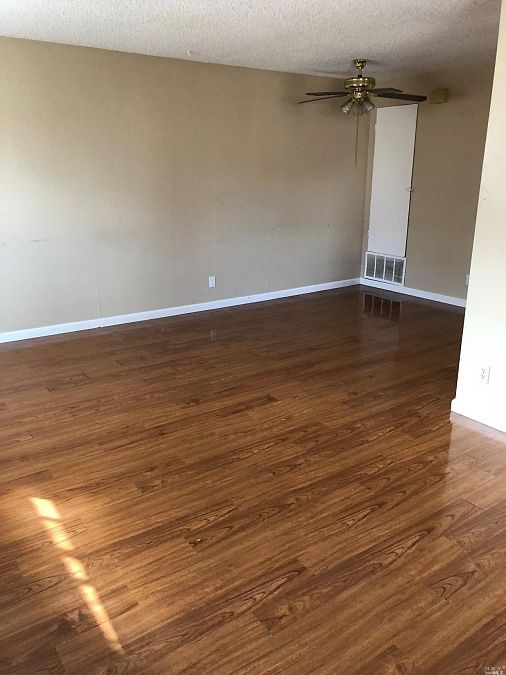 1st image of 1950 Duxburry Ln APT 4