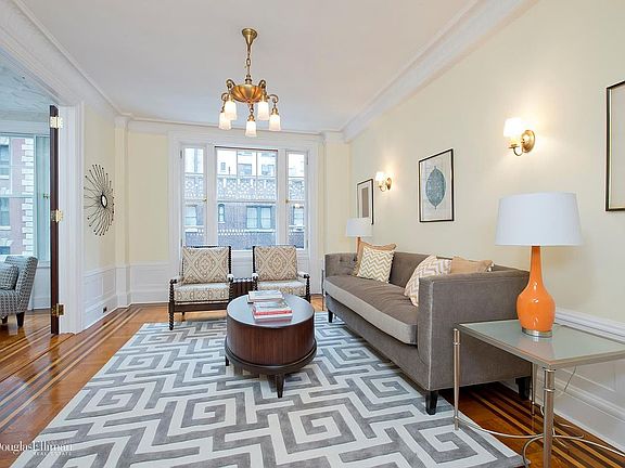 2nd image of 200 W 54th St #6GH