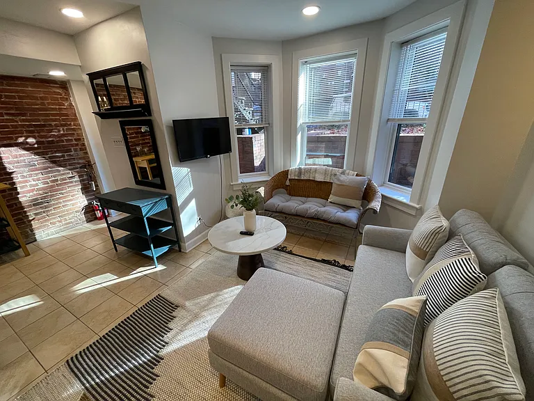 1115 P St NW #2 — Photo 2