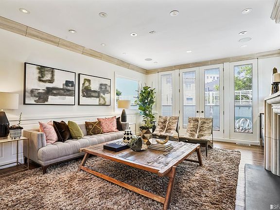 2nd image of 10 Loma Vista Ter