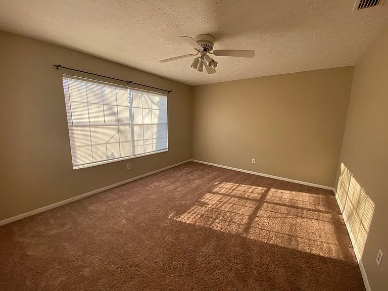 233 S Jan Dr — Photo 12