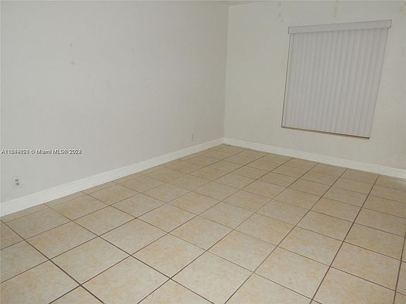 4th image of 5201 Geneva Way APT 205