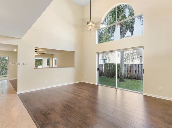 10191 NW 5th St, Plantation, FL 33324