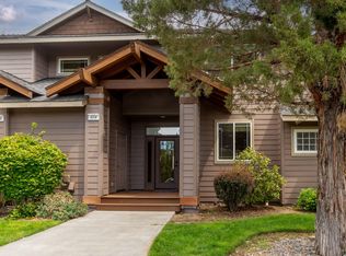 854 Golden Pheasant Dr, Redmond, OR 97756