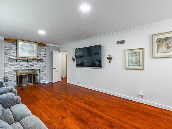 4th image of 1305 STEUBEN STREET
