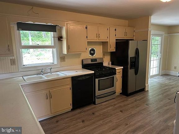 5th image of 115 Fieldstone Rd