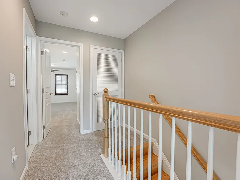 2608 S Kenmore Ct — Photo 34