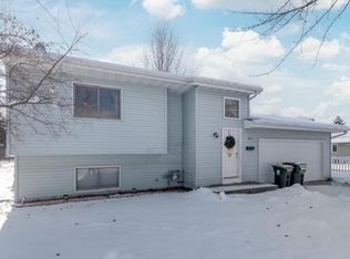 925 Schumann St, Sun Prairie, WI 53590