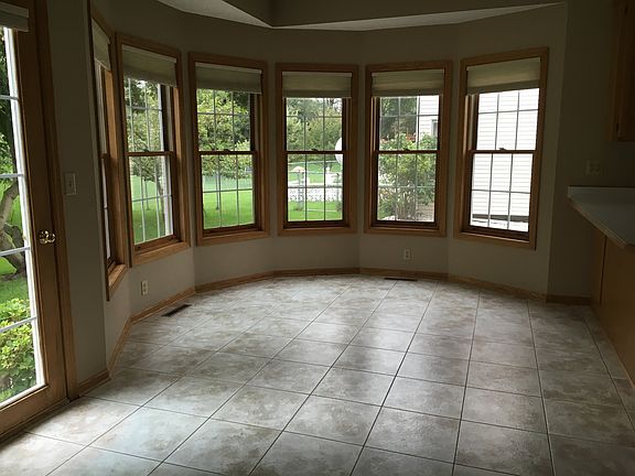 2nd image of 1959 Lochaven Pl