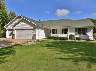 11 Weatherstone Dr, Appleton, WI 54914