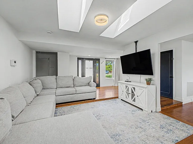 6315 E Delcoa Ave — Photo 22