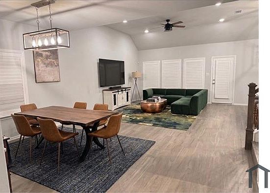 3rd image of 2417 Chapel Oaks Dr