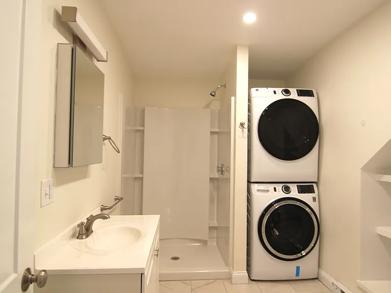37 Winter St #2 — Photo 16