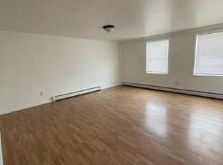 17 N 3rd St #2, Hudson, NY 12534