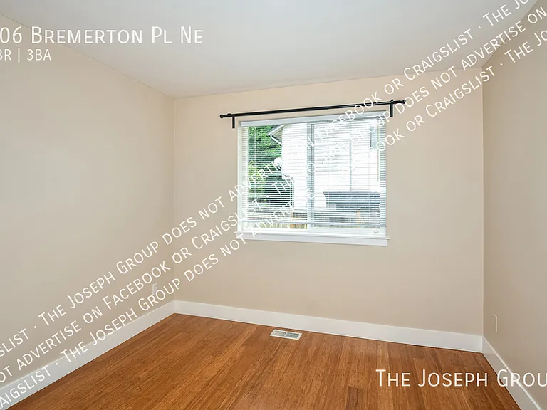706 Bremerton Pl NE — Photo 15