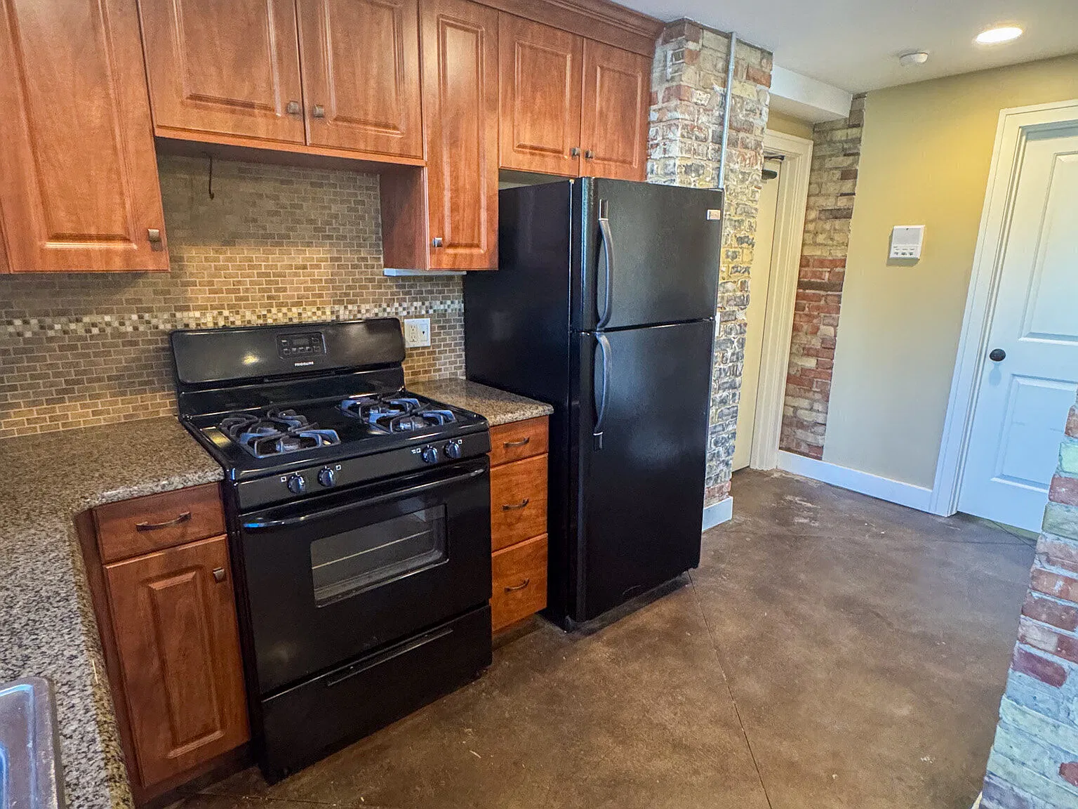 Downtown Studio with Central Air | Iowa Flats — Photo 4
