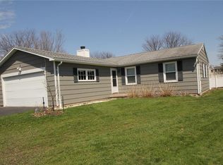 14 Otterden Ln, Fairport, NY 14450
