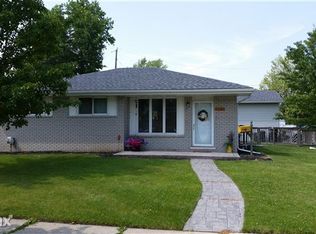 15287 Elderwood St, Roseville, MI