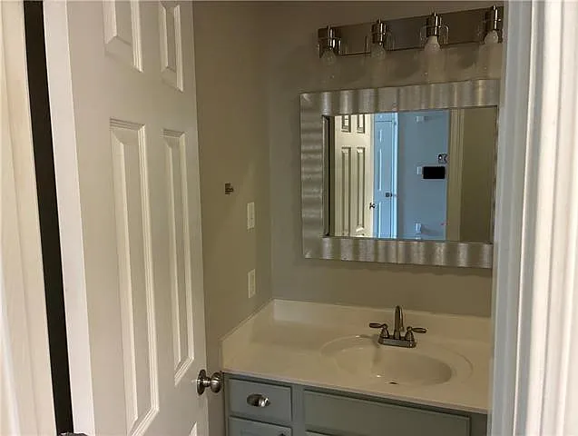 105 S Gate Dr — Photo 18