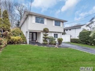 5 Talman Pl, Dix Hills, NY 11746
