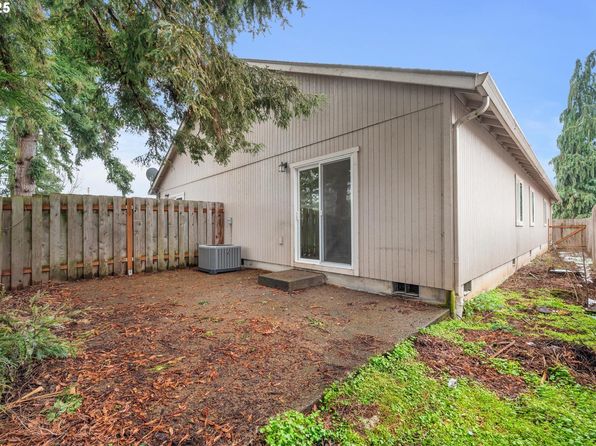 salem-oregon-2101567058 picture