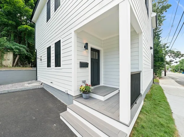961 Walnut St, Newton, MA 02461
