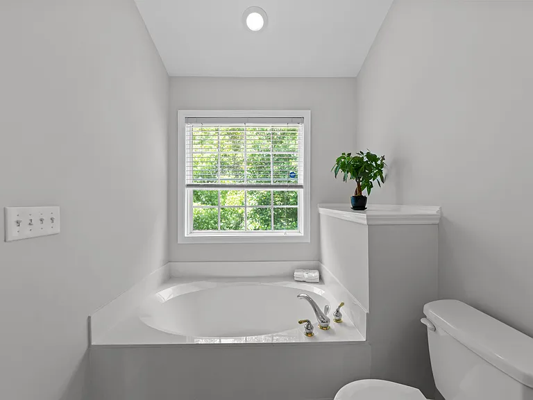 6809 Middleboro Dr — Photo 15