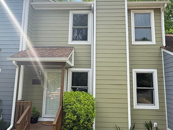 2nd image of 919 Stonehenge Rd