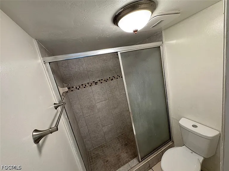 2201 E 5th St #23 — Photo 9