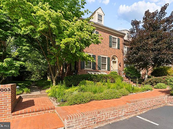 3rd image of 1100 Quinard Ct