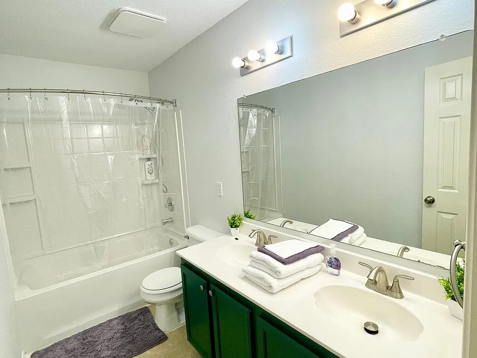 1409 Lochspring Dr
